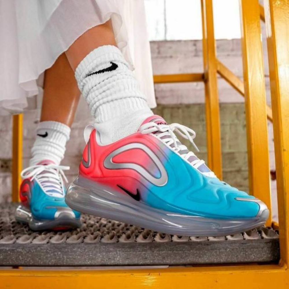 Nike  Air Max 720 Lava Glow Blue Fury Pink NIB - Picture 4 of 5